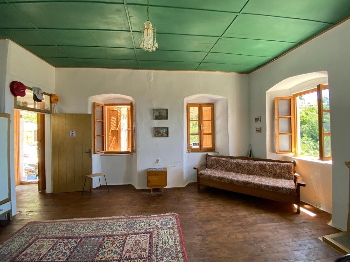 Shotgun Hostel & Guesthouse Vuno Eksteriør billede